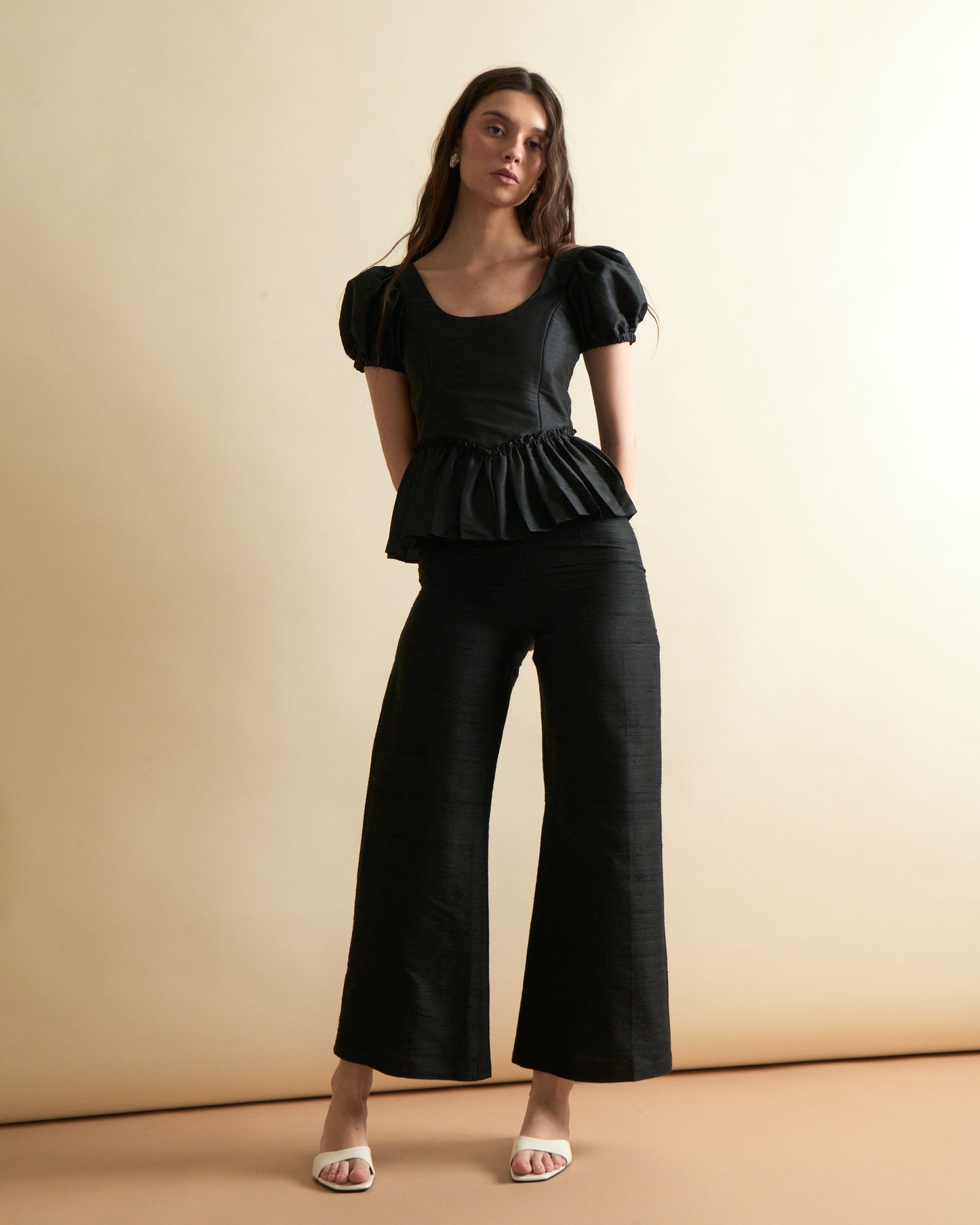 Libby Pant in Noir